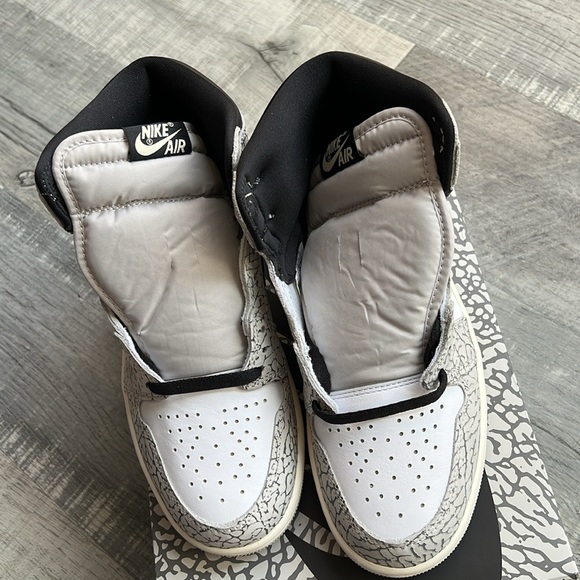 Nike Air Jordan 1 retro high OG NEW WITH BOX - Picture 4 of 10